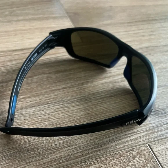 Revo JASPER Black Matte POLARIZED Blue GLASS Lens - Picture 8 of 9